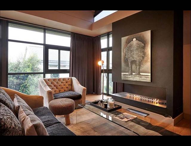 6 BEDROOM HOUSE FOR SALE IN WATERFALL